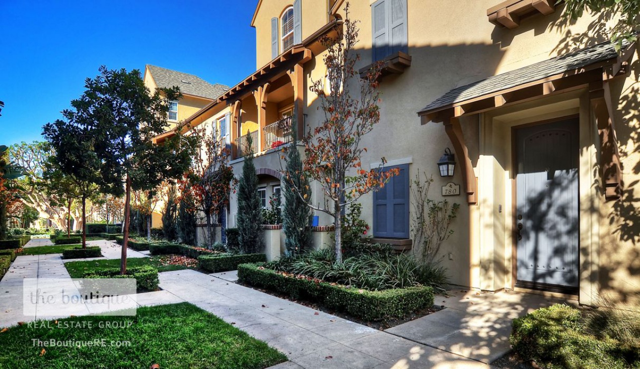 780 East Valencia Street , Anaheim CA: 