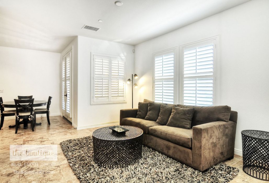 780 East Valencia Street , Anaheim CA: 