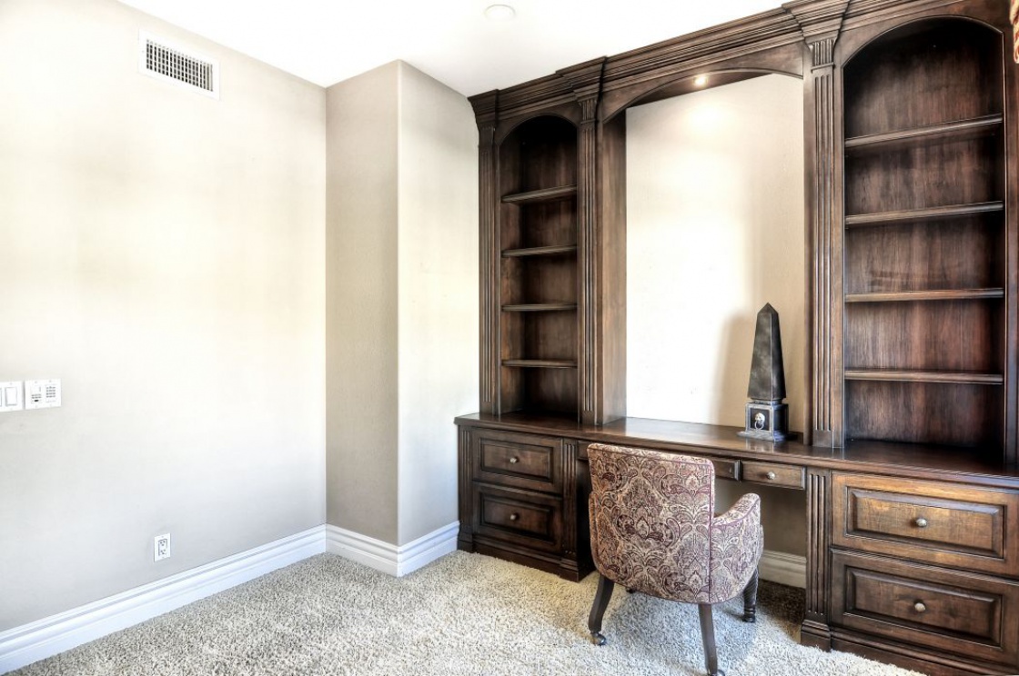 809 Spirit , Costa Mesa CA: 