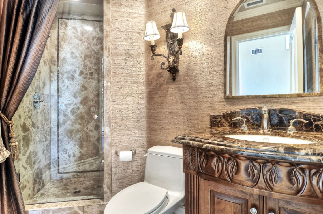 809 Spirit , Costa Mesa CA: 