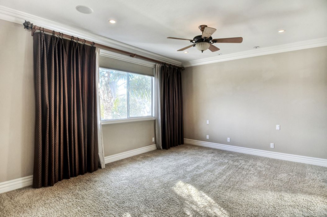 809 Spirit , Costa Mesa CA: 