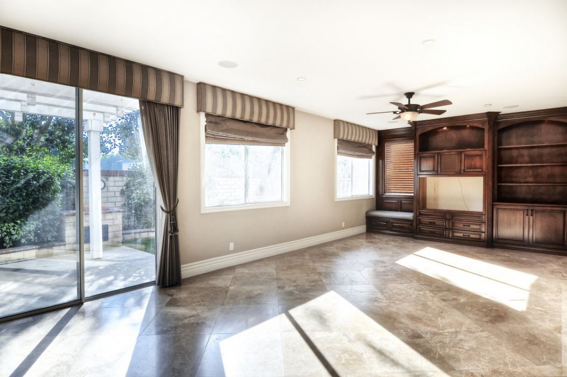 809 Spirit , Costa Mesa CA: 