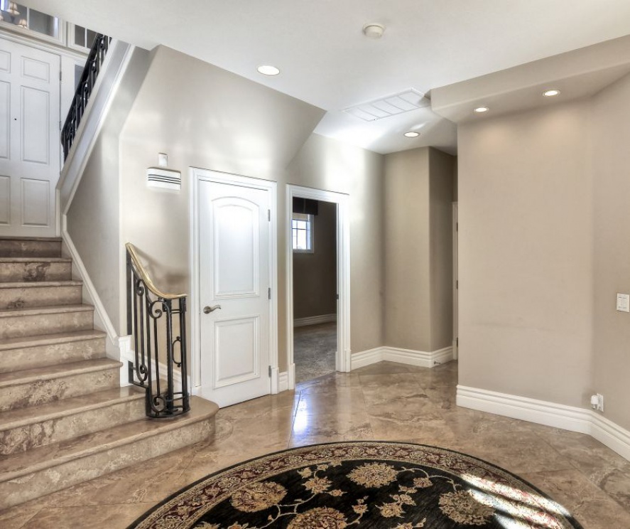 809 Spirit , Costa Mesa CA: 