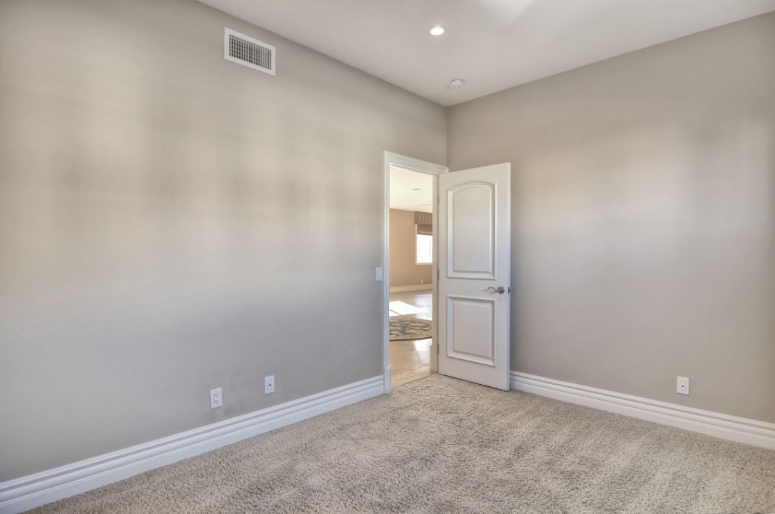 809 Spirit , Costa Mesa CA: 