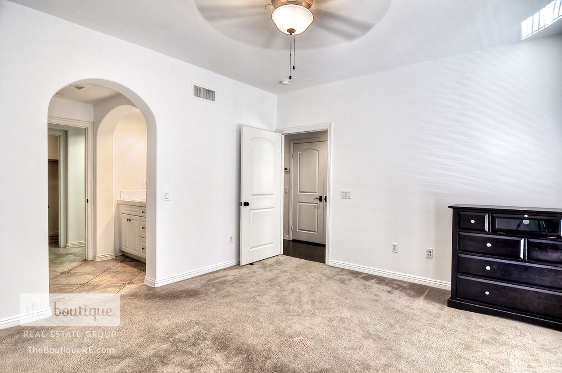 658 East Valencia Street , Anaheim CA: 