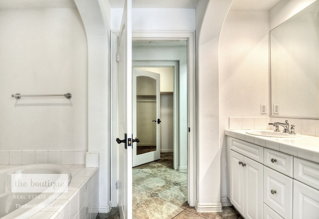 658 East Valencia Street , Anaheim CA: 