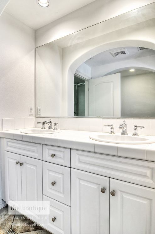 658 East Valencia Street , Anaheim CA: 