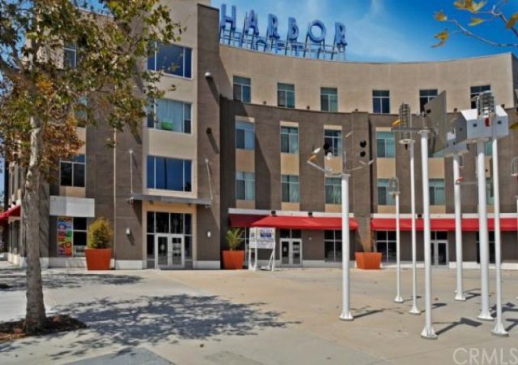 435 West Center Promenade Street , Anaheim CA: 