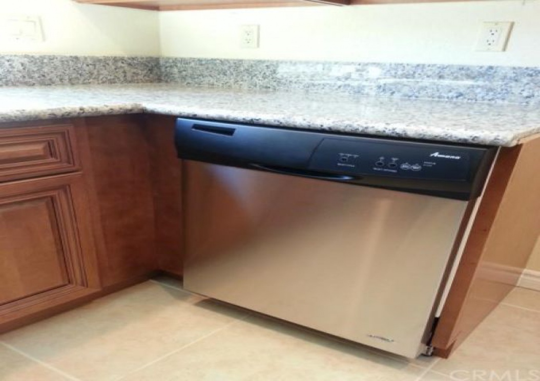 2810 West Segerstrom Avenue , Santa Ana CA: