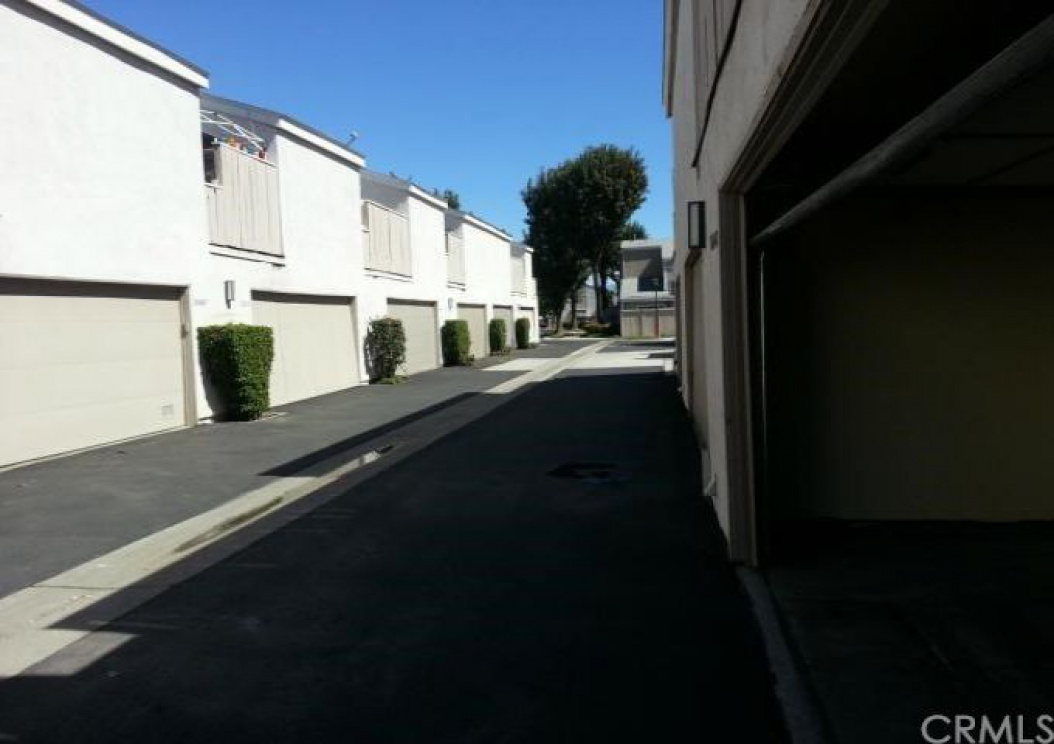 2810 West Segerstrom Avenue , Santa Ana CA: