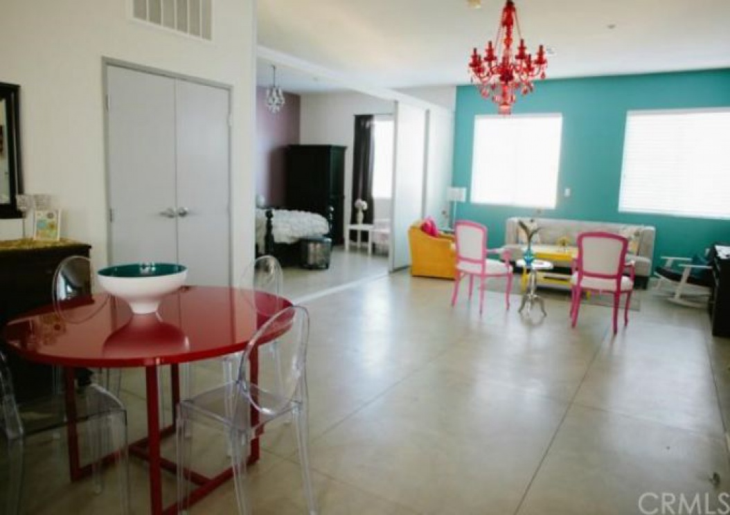 435 West Center Street Promenade, Anaheim CA: 