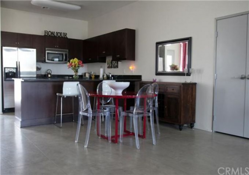 435 West Center Street Promenade, Anaheim CA: 