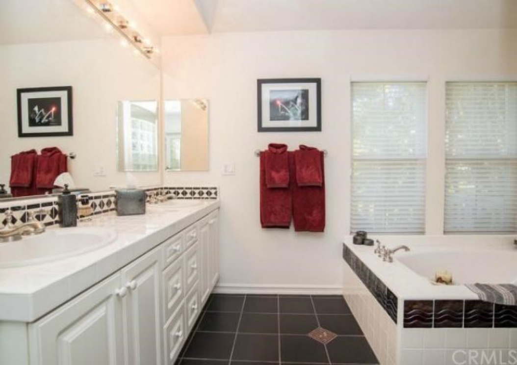 5 Bayleaf Lane , Irvine CA: 