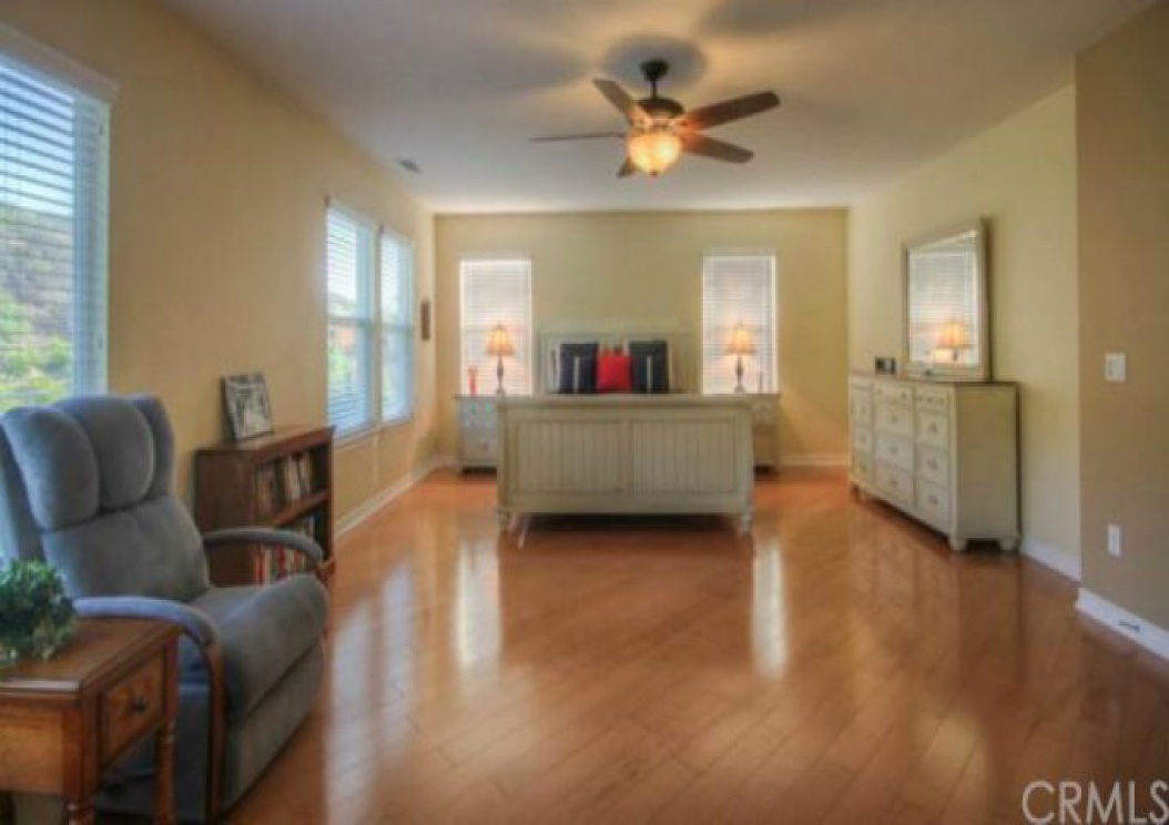 27442 Carlton Oaks Street , Murrieta CA: 