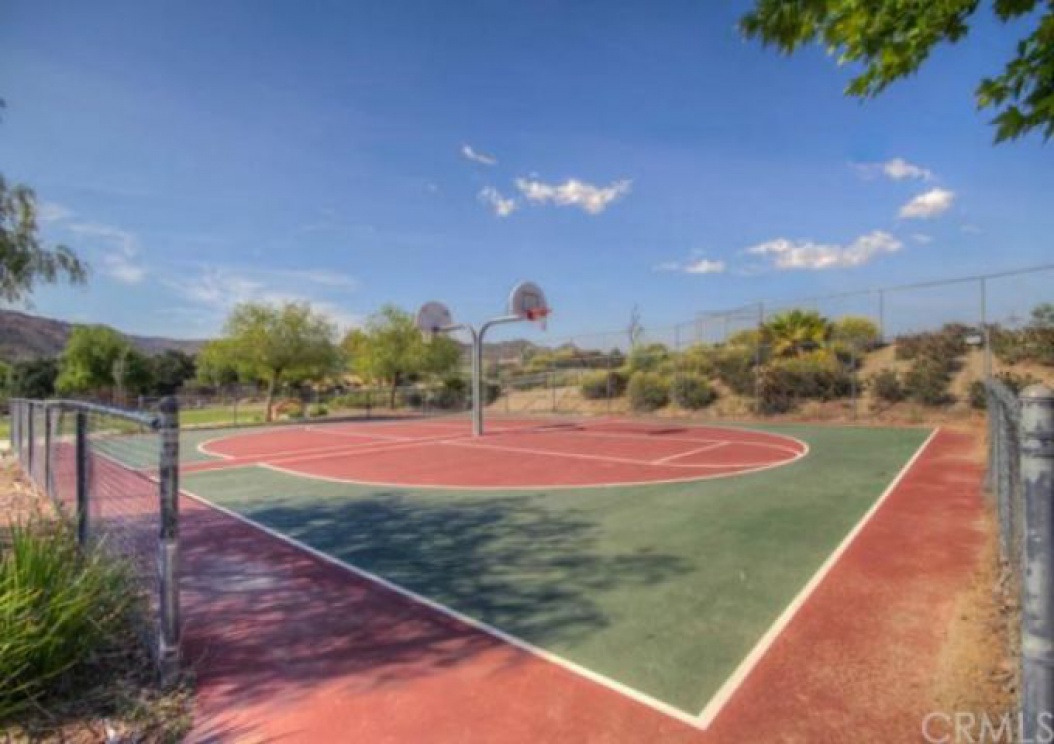 27442 Carlton Oaks Street , Murrieta CA: 