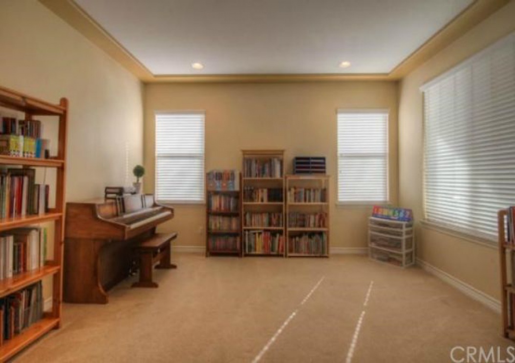 27442 Carlton Oaks Street , Murrieta CA: 