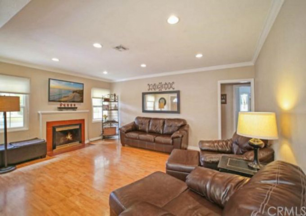 222 Florence Place , Fullerton CA: