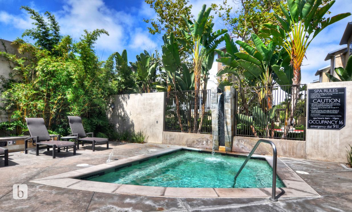 85 Waldorf , Irvine CA: 