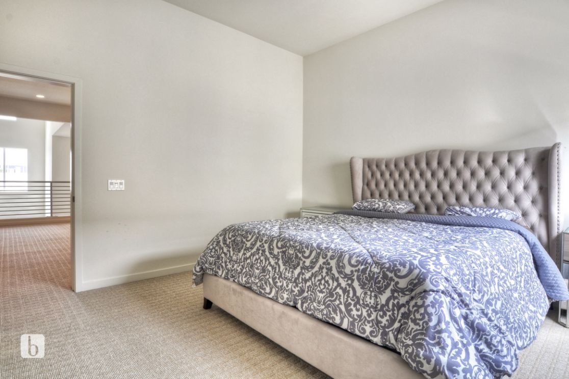 85 Waldorf , Irvine CA: 