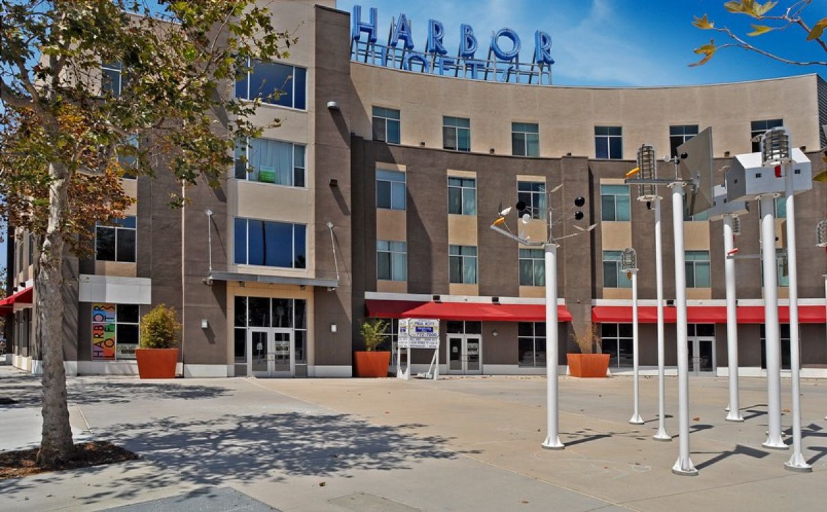 435  West Center  Street Promen, Anaheim CA: 