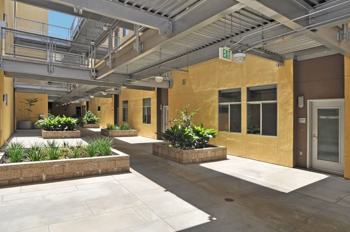 435  West Center  Street Promen, Anaheim CA: 