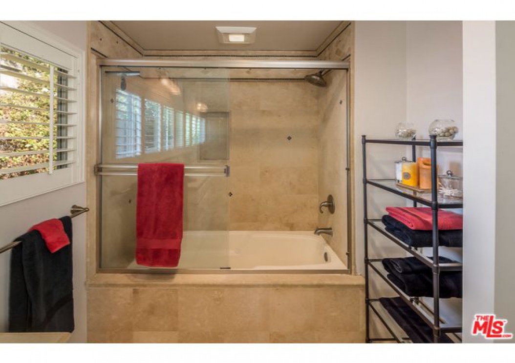 9831 EASTON Drive , Beverly Hills CA: 