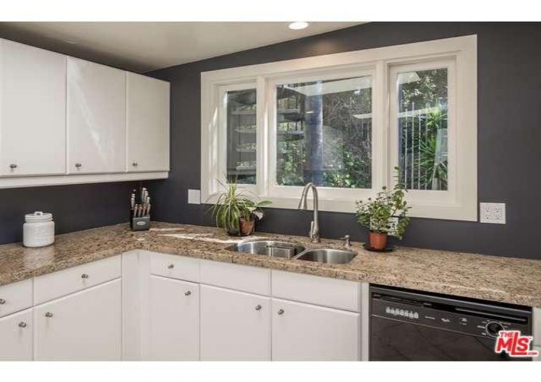 9831 EASTON Drive , Beverly Hills CA: 