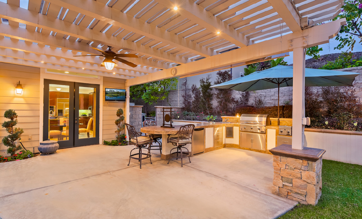 18650 Oaklawn Ln, Yorba Linda CA: