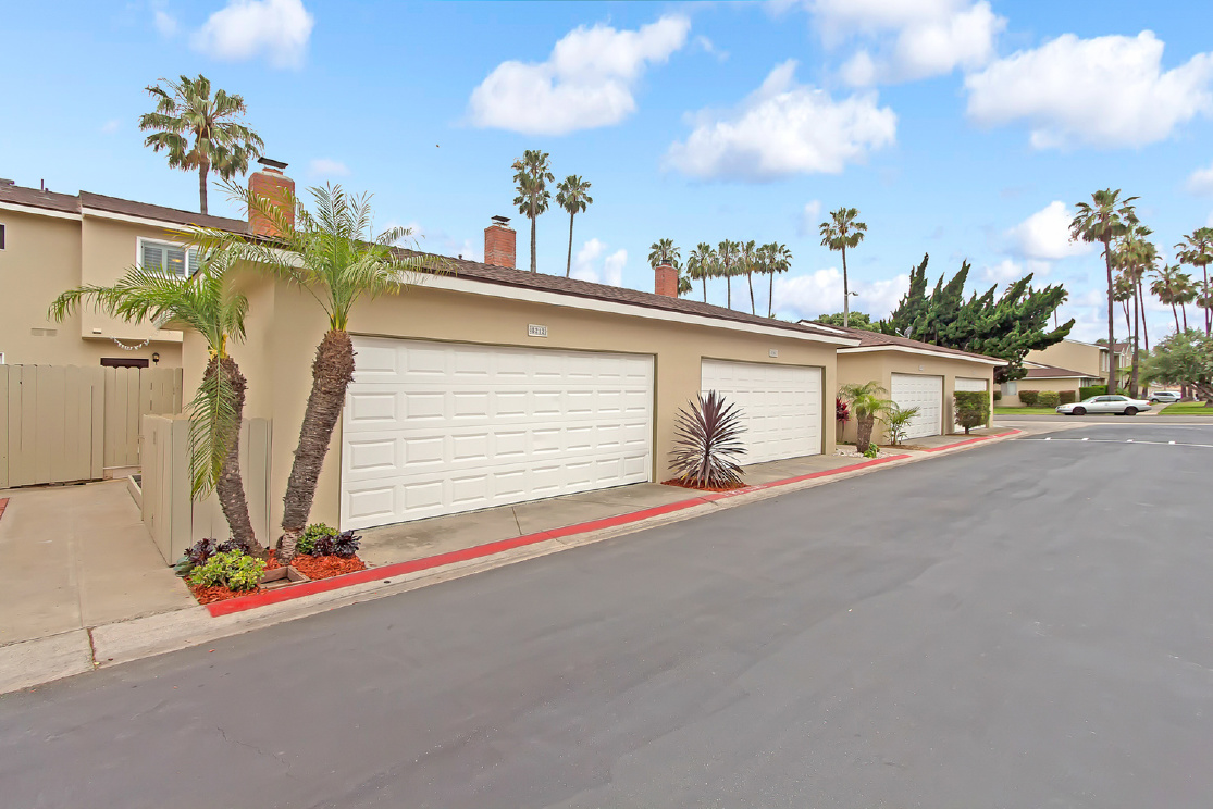 8212 Pawtucket Drive, Huntington Beach CA: 