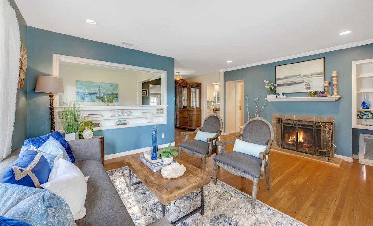 2288 Stearnlee Avenue, Long Beach CA: