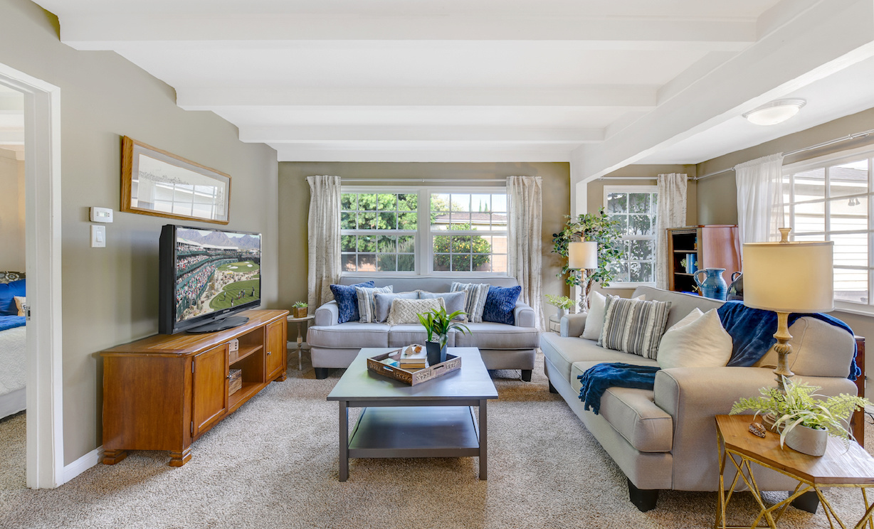 2288 Stearnlee Avenue, Long Beach CA: