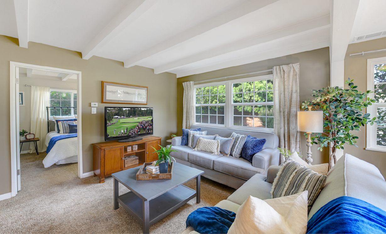 2288 Stearnlee Avenue, Long Beach CA: