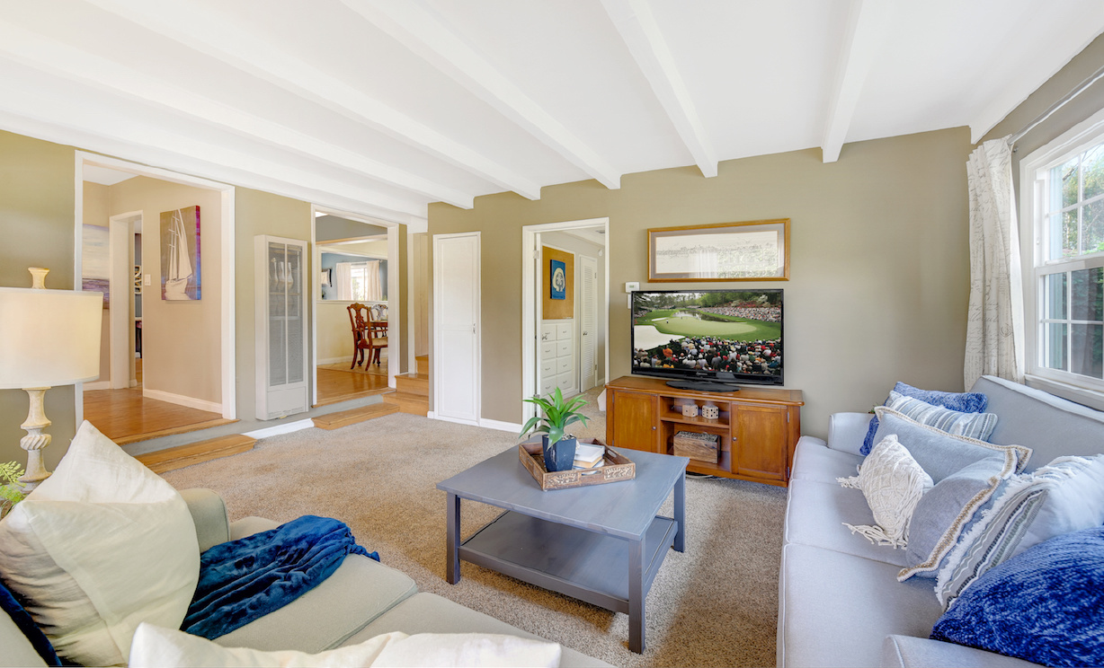 2288 Stearnlee Avenue, Long Beach CA: