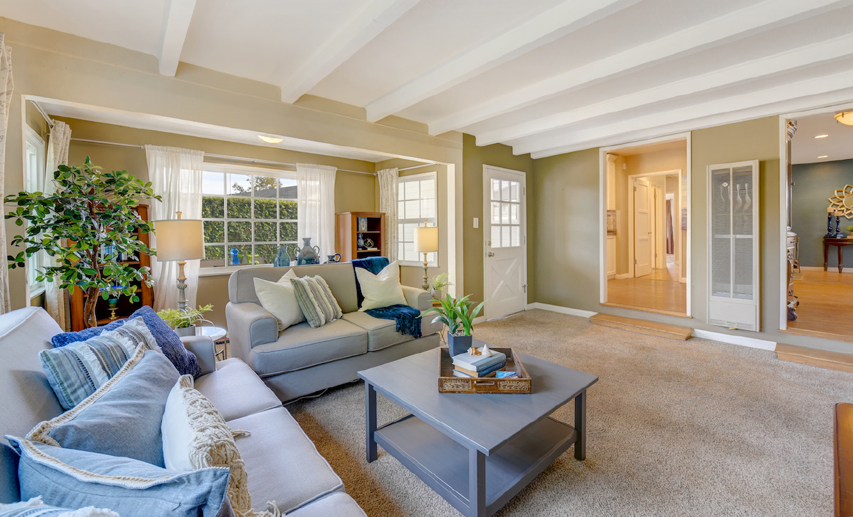 2288 Stearnlee Avenue, Long Beach CA: