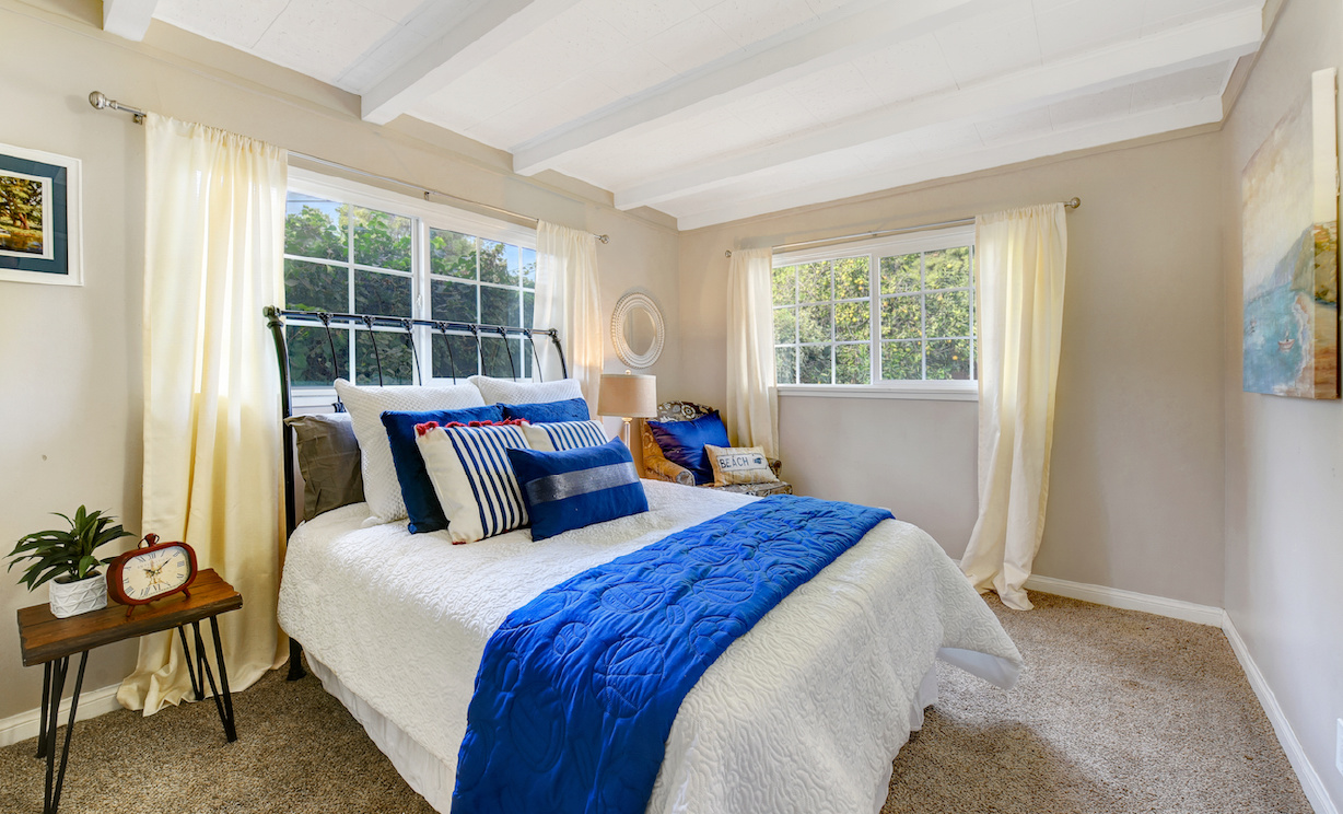 2288 Stearnlee Avenue, Long Beach CA: