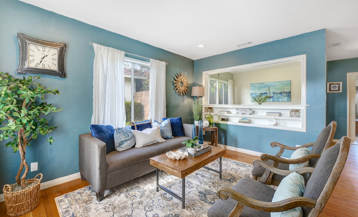 2288 Stearnlee Avenue, Long Beach CA: