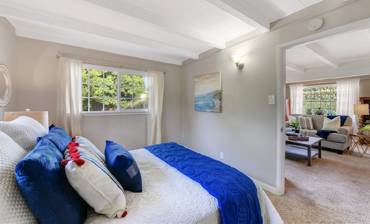 2288 Stearnlee Avenue, Long Beach CA: