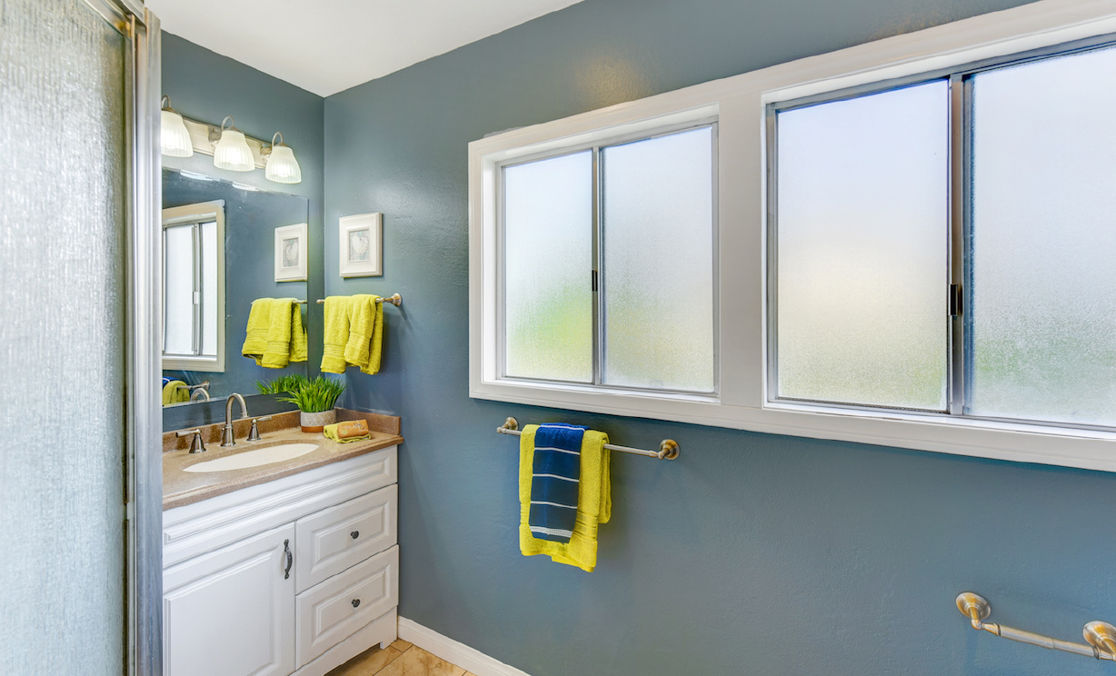 2288 Stearnlee Avenue, Long Beach CA: