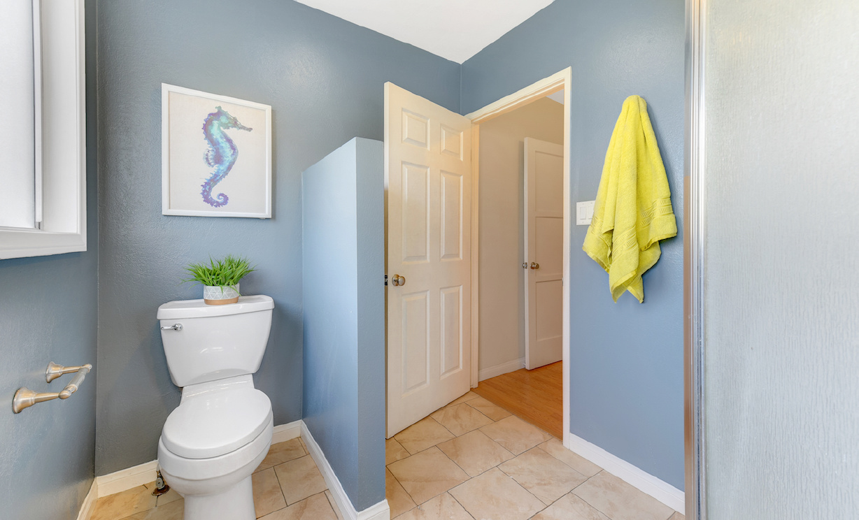 2288 Stearnlee Avenue, Long Beach CA: