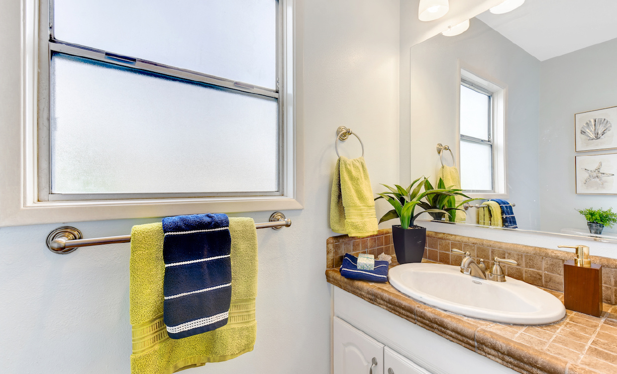 2288 Stearnlee Avenue, Long Beach CA: