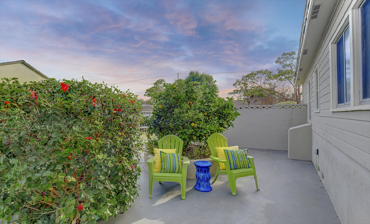 2288 Stearnlee Avenue, Long Beach CA: