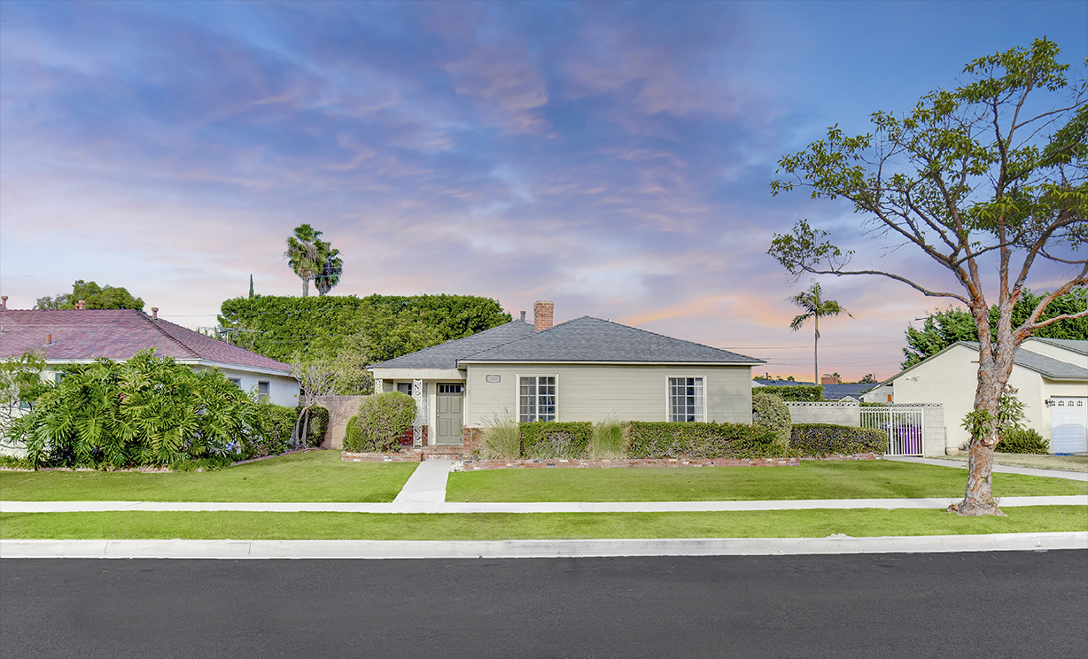 2288 Stearnlee Avenue, Long Beach CA: