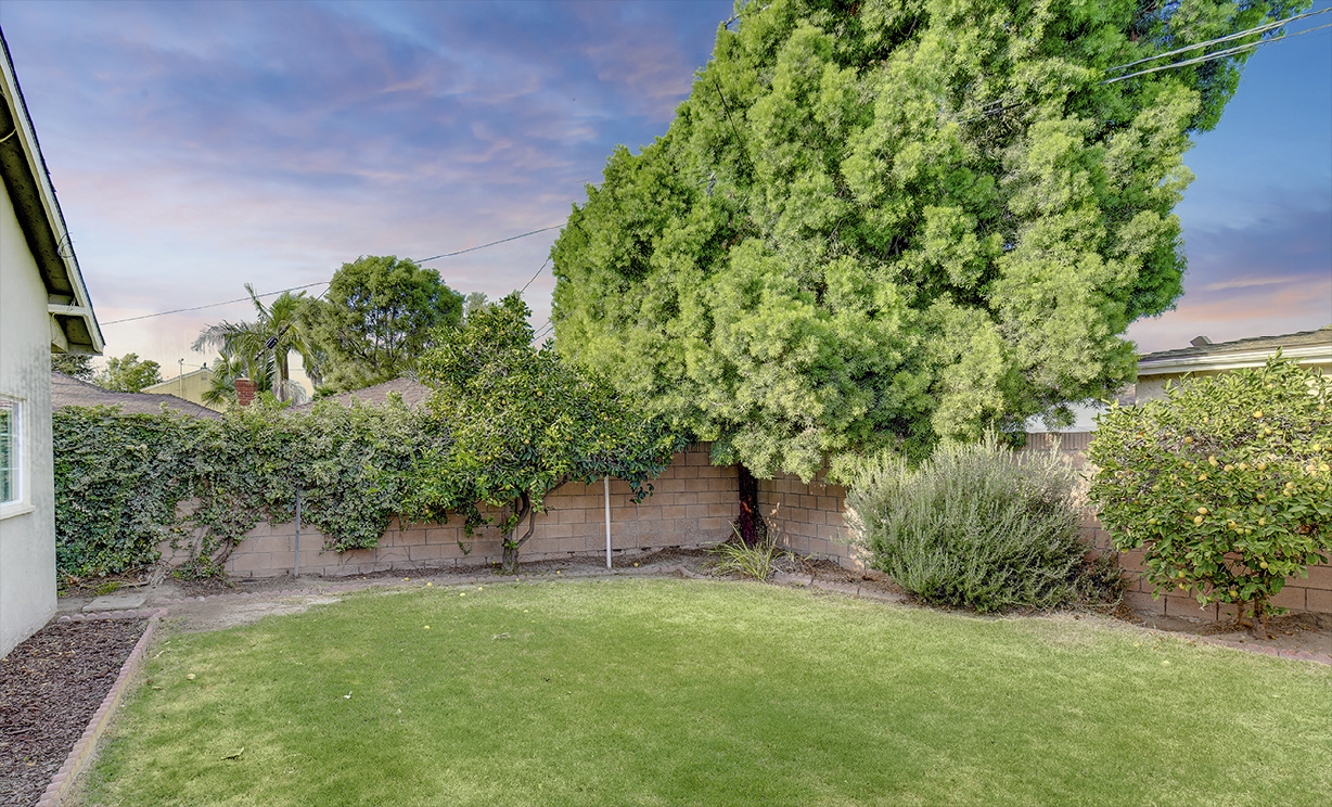 2288 Stearnlee Avenue, Long Beach CA: