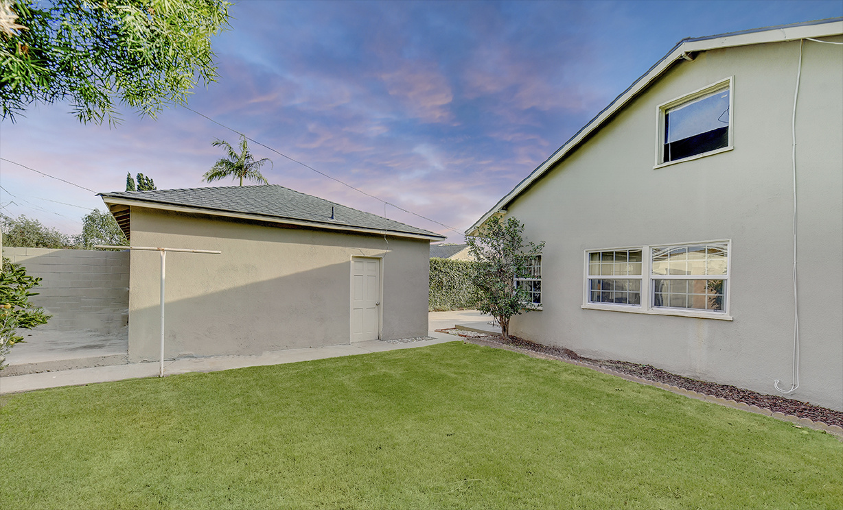 2288 Stearnlee Avenue, Long Beach CA: