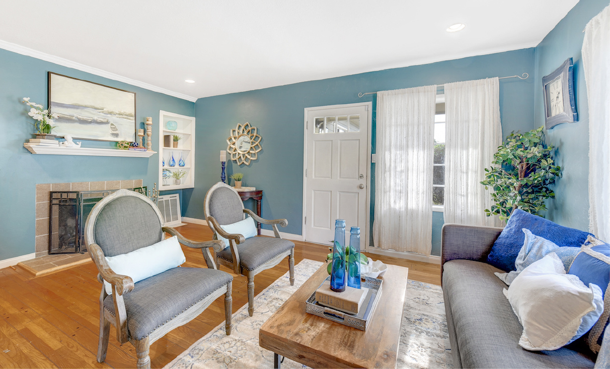 2288 Stearnlee Avenue, Long Beach CA: