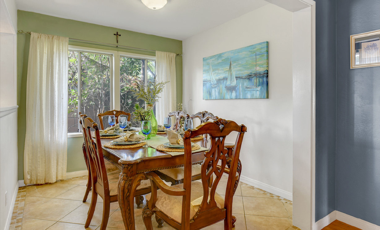 2288 Stearnlee Avenue, Long Beach CA: