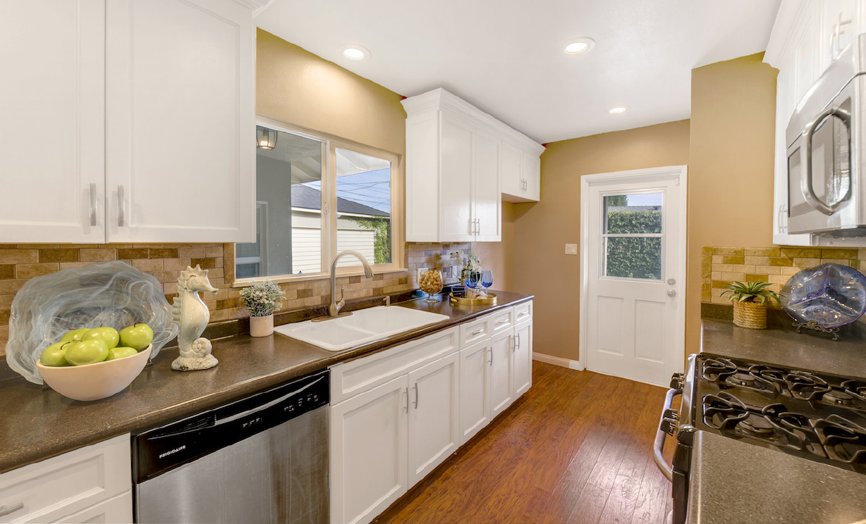 2288 Stearnlee Avenue, Long Beach CA: