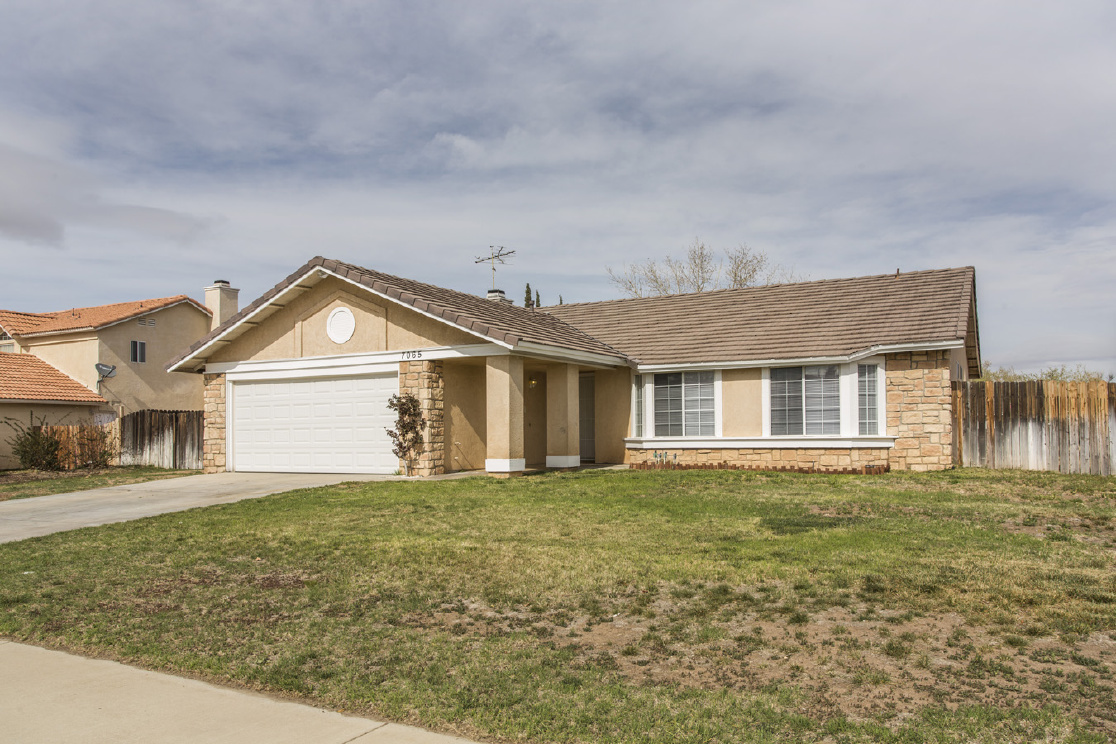 7065 Loma Vista Avenue, Hesperia CA: 