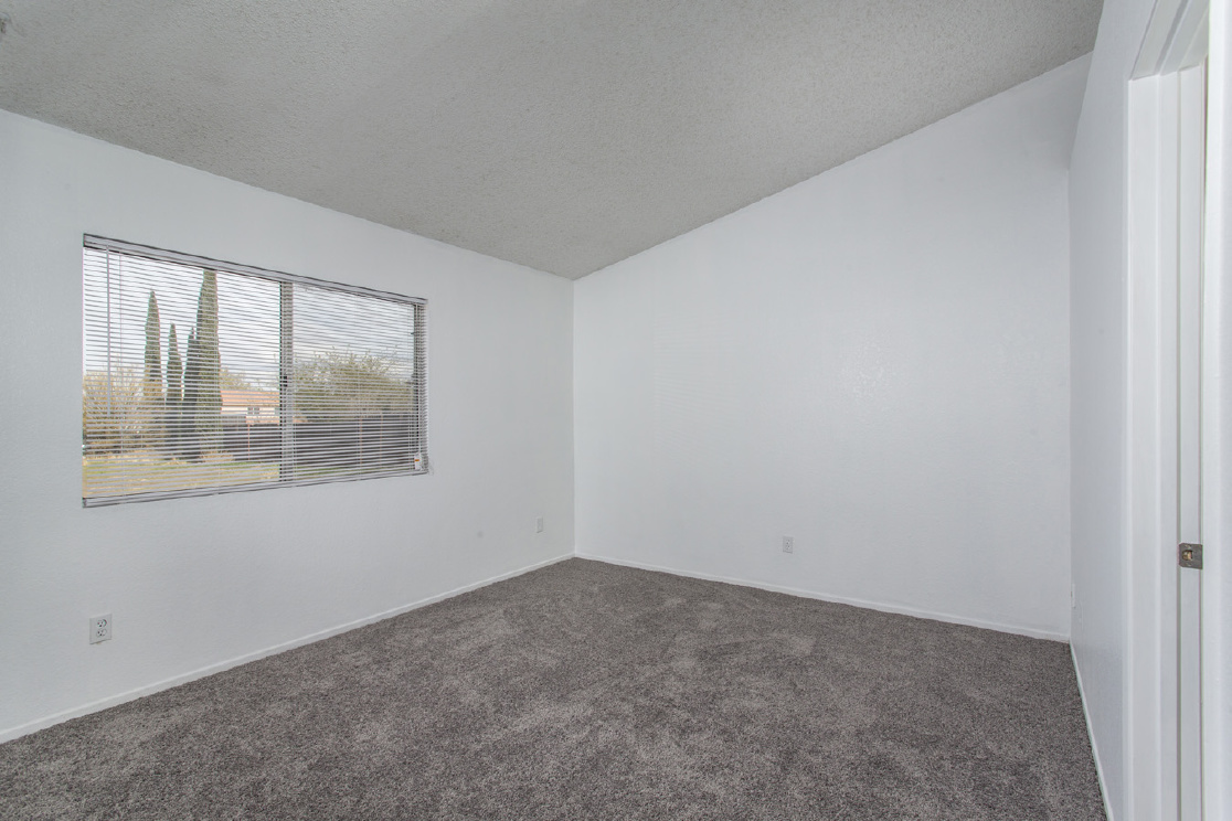 7065 Loma Vista Avenue, Hesperia CA: 