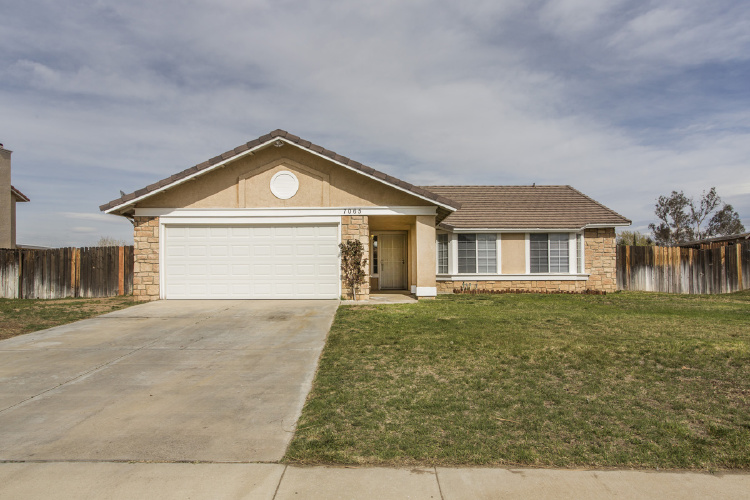 7065 Loma Vista Avenue, Hesperia, CA 92345